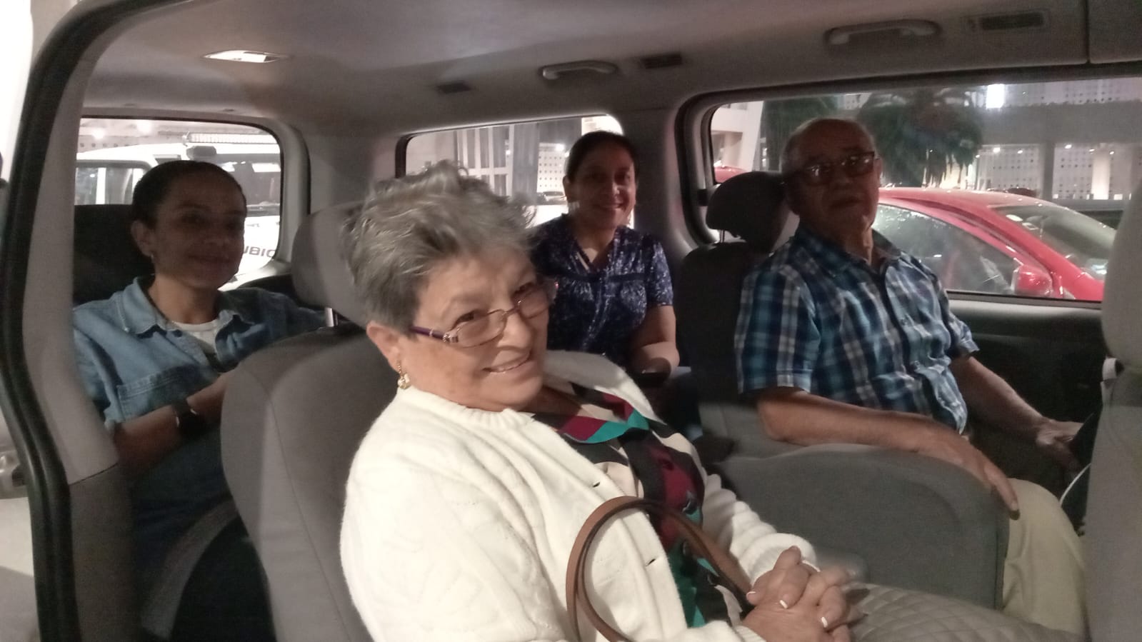 Traslado Compartido de Salida Hotel TGZ – Aeropuerto Tuxtla Gutiérrez de 06:00 hrs - 13:00 hrs